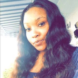 Meet your Posher, Kendra